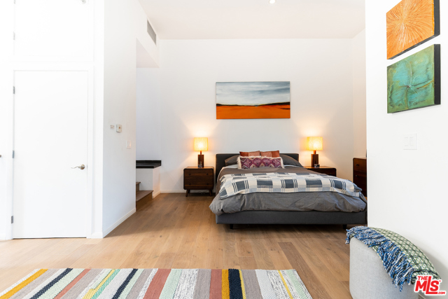 1 Bed Home for Sale in Los Angeles, California