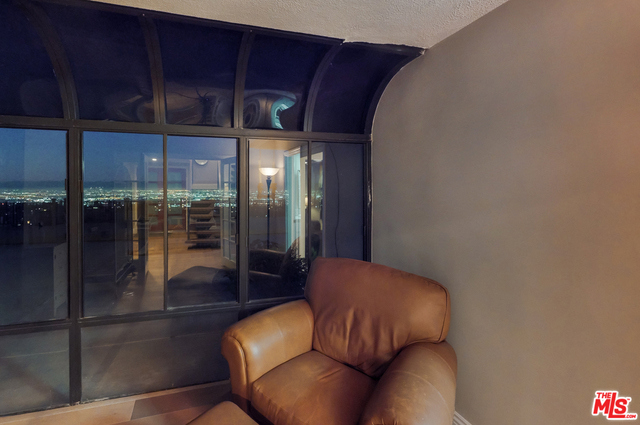 Enclosed Patio Area