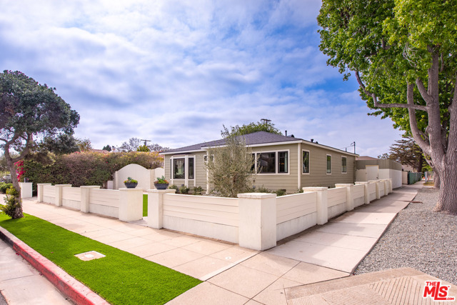 5 Bed Home for Sale in Santa Monica, California