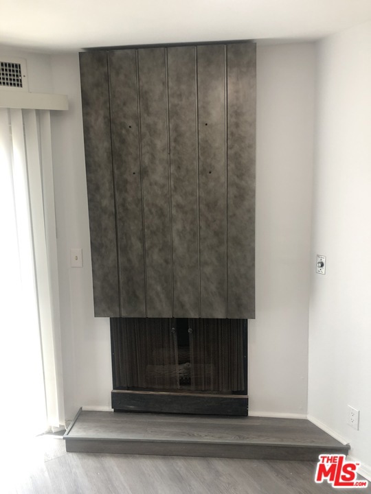 1 Bed Home for Sale in Playa del Rey, California