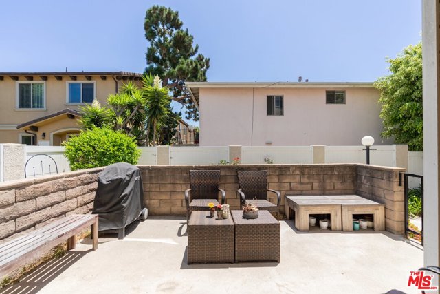 1916 Rockefeller Lane, Redondo Beach, California 90278, 3 Bedrooms Bedrooms, ,2 BathroomsBathrooms,Residential,Sold,Rockefeller,20607590