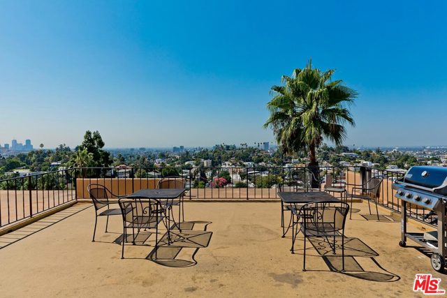 1 Bed Home for Sale in Los Angeles, California