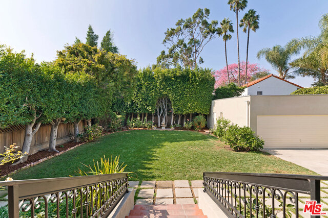 5 Bed Home for Sale in Los Angeles, California