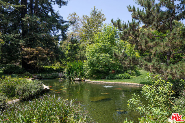 5 Bed Home for Sale in Los Angeles, California