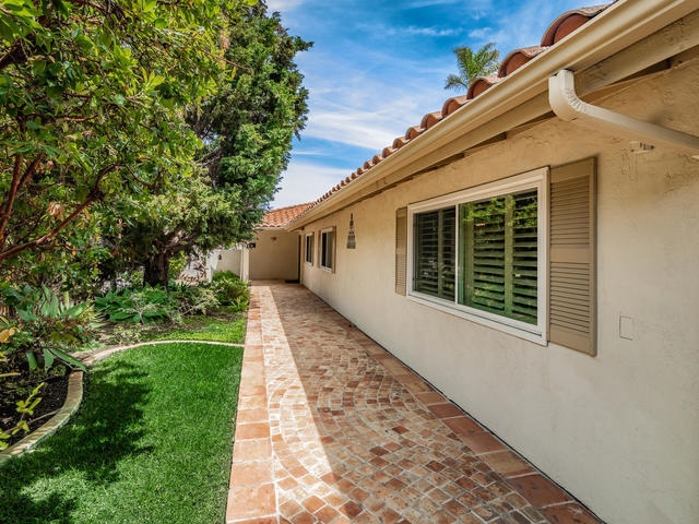 2814 La Costa Ave