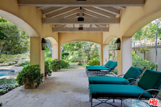 5 Bed Home for Sale in Los Angeles, California