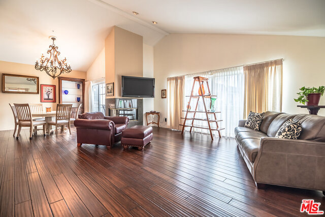 209 JUANITA Avenue, Redondo Beach, California 90277, 3 Bedrooms Bedrooms, ,2 BathroomsBathrooms,Residential,Sold,JUANITA,18363116