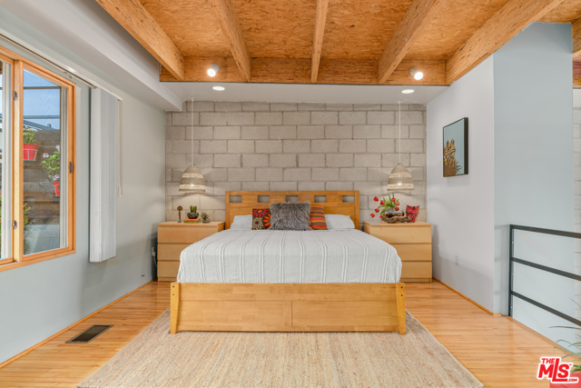 2 Bed Home for Sale in Los Angeles, California