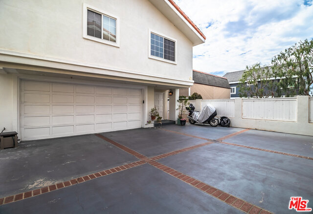 209 JUANITA Avenue, Redondo Beach, California 90277, 3 Bedrooms Bedrooms, ,2 BathroomsBathrooms,Residential,Sold,JUANITA,18363116