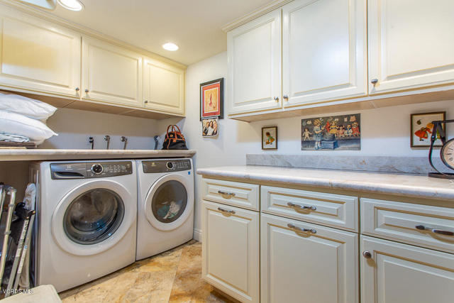 5 Bed Home for Sale in Thousand Oaks, California