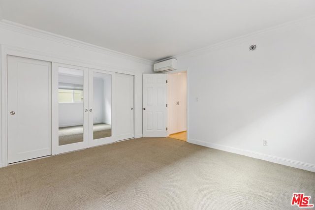 1 Bed Home for Sale in Los Angeles, California
