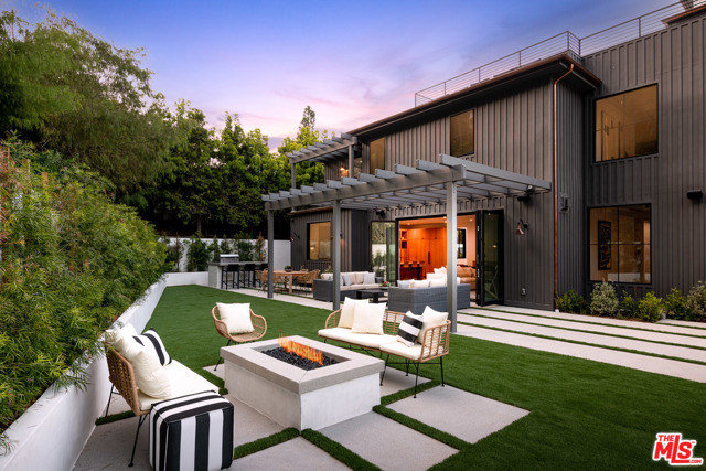 6 Bed Home for Sale in Pacific Palisades, California