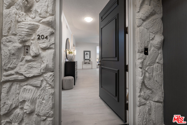 2 Bed Home for Sale in Los Angeles, California