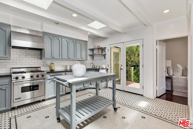 3 Bed Home for Sale in Los Angeles, California