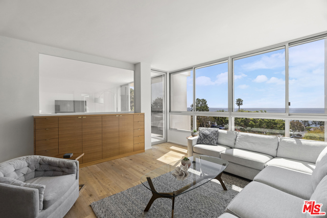 1 Bed Home for Sale in Pacific Palisades, California