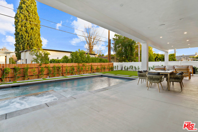 4 Bed Home for Sale in Encino, California