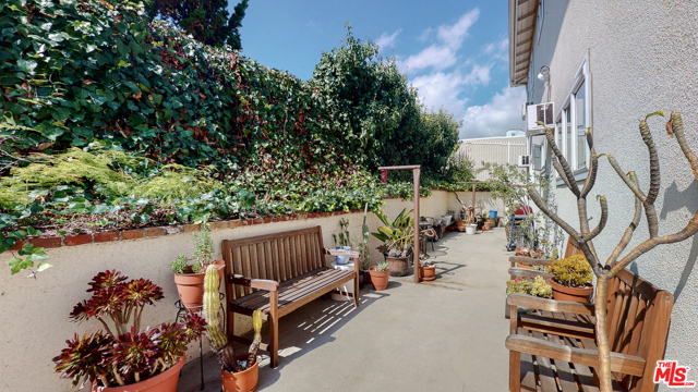2 Bed Home for Sale in Los Angeles, California