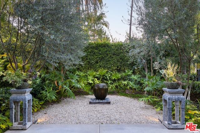 5 Bed Home for Sale in Santa Monica, California
