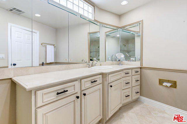 61 OCEANAIRE Drive, Rancho Palos Verdes, California 90275, 3 Bedrooms Bedrooms, ,3 BathroomsBathrooms,Residential,Sold,OCEANAIRE,19451576