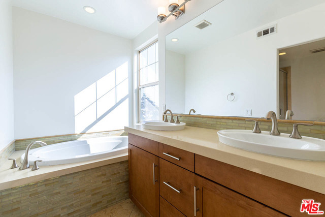 2 Bed Home for Sale in Los Angeles, California