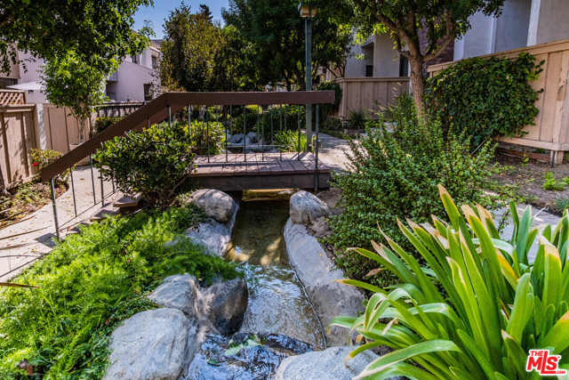 2 Bed Home for Sale in Encino, California