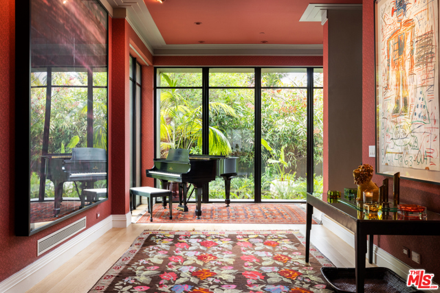 5 Bed Home for Sale in Santa Monica, California
