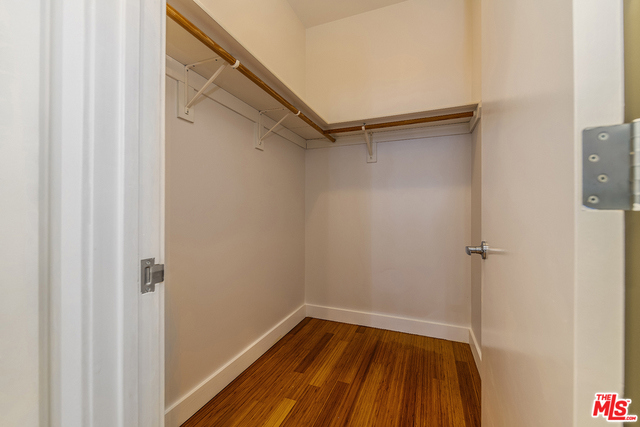 1 Bed Home for Sale in Los Angeles, California