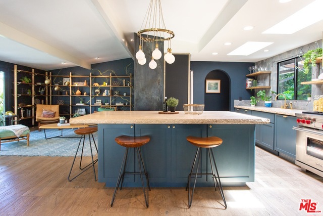 2261 CARRIAGE Drive, Rolling Hills Estates, California 90274, 4 Bedrooms Bedrooms, ,4 BathroomsBathrooms,Residential,Sold,CARRIAGE,19486406