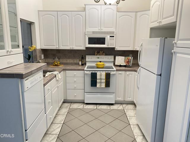 1 Bed Home for Sale in Thousand Oaks, California