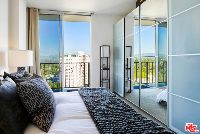 1 Bed Home for Sale in Los Angeles, California