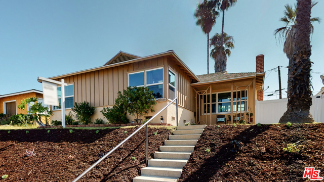 3 Bed Home for Sale in Hawthorne, California