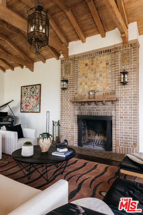 4 Bed Home for Sale in Los Angeles, California