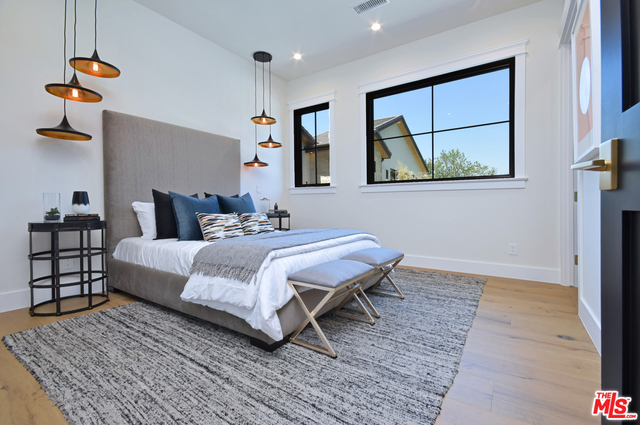 10 Bed Home for Sale in Encino, California
