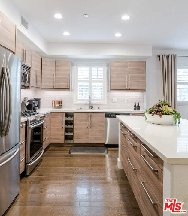 2 Bed Home for Sale in Playa Vista, California