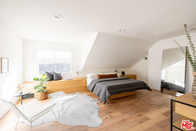3 Bed Home for Sale in Los Angeles, California