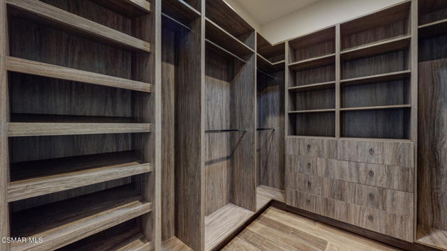 5 Bed Home for Sale in Studio City, California