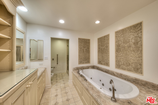 2 Bed Home for Sale in Los Angeles, California