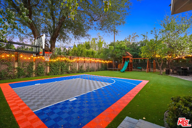 4 Bed Home for Sale in Valley Village, California