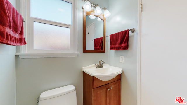 3 Bed Home for Sale in Hawthorne, California