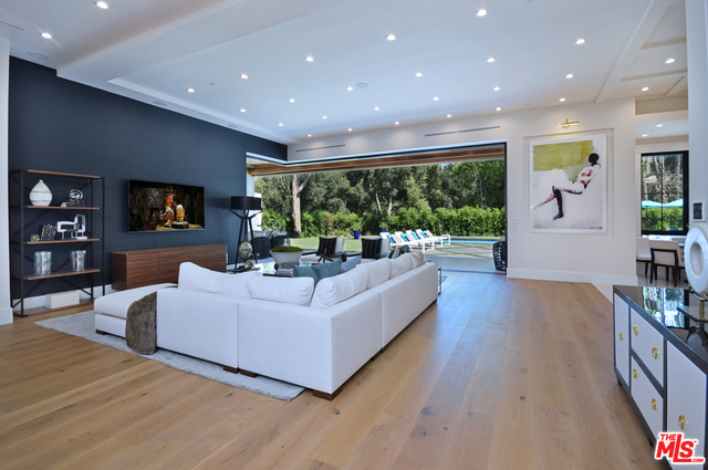 10 Bed Home for Sale in Encino, California