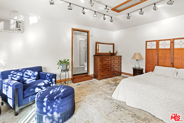 3 Bed Home for Sale in Lake Balboa, California