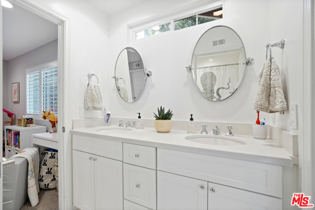 4 Bed Home for Sale in Encino, California