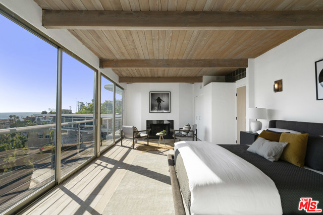 2 Bed Home for Sale in Los Angeles, California