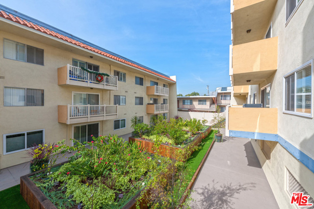 1707 PACIFIC COAST Highway, Hermosa Beach, California 90254, 1 Bedroom Bedrooms, ,1 BathroomBathrooms,Residential,Sold,PACIFIC COAST,18303546