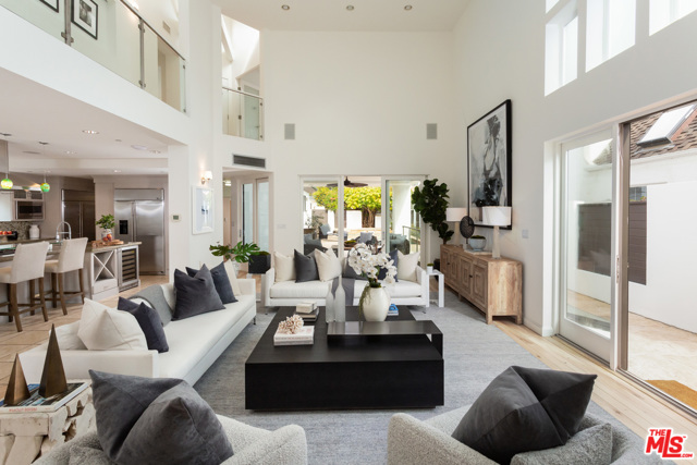 6 Bed Home for Sale in Santa Monica, California