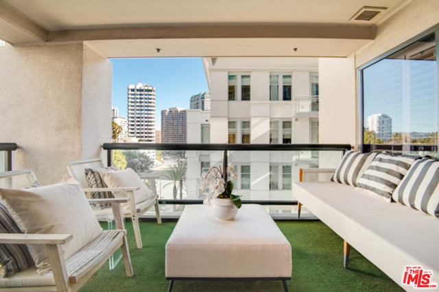 2 Bed Home for Sale in Los Angeles, California
