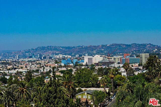 1 Bed Home for Sale in Los Angeles, California