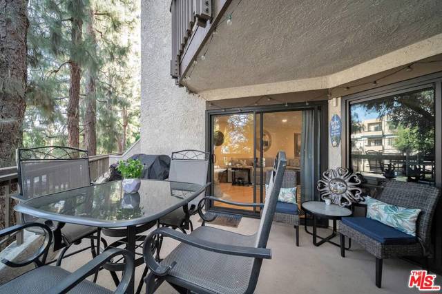 1 Bed Home for Sale in Playa del Rey, California