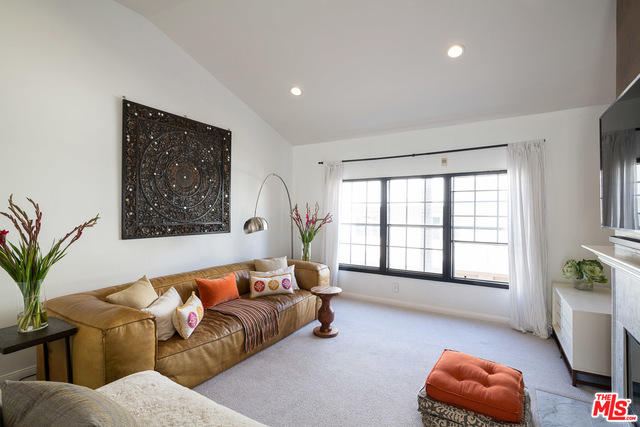 224 HELBERTA Avenue, Redondo Beach, California 90277, 3 Bedrooms Bedrooms, ,3 BathroomsBathrooms,Residential,Sold,HELBERTA,17261402