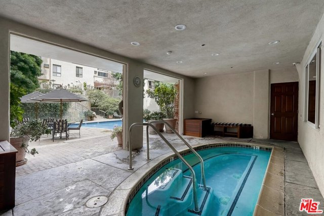 1 Bed Home for Sale in Los Angeles, California